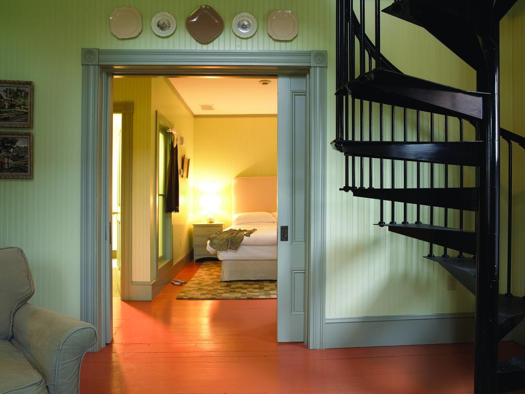 The Porches Inn At Mass Moca North Adams Room photo